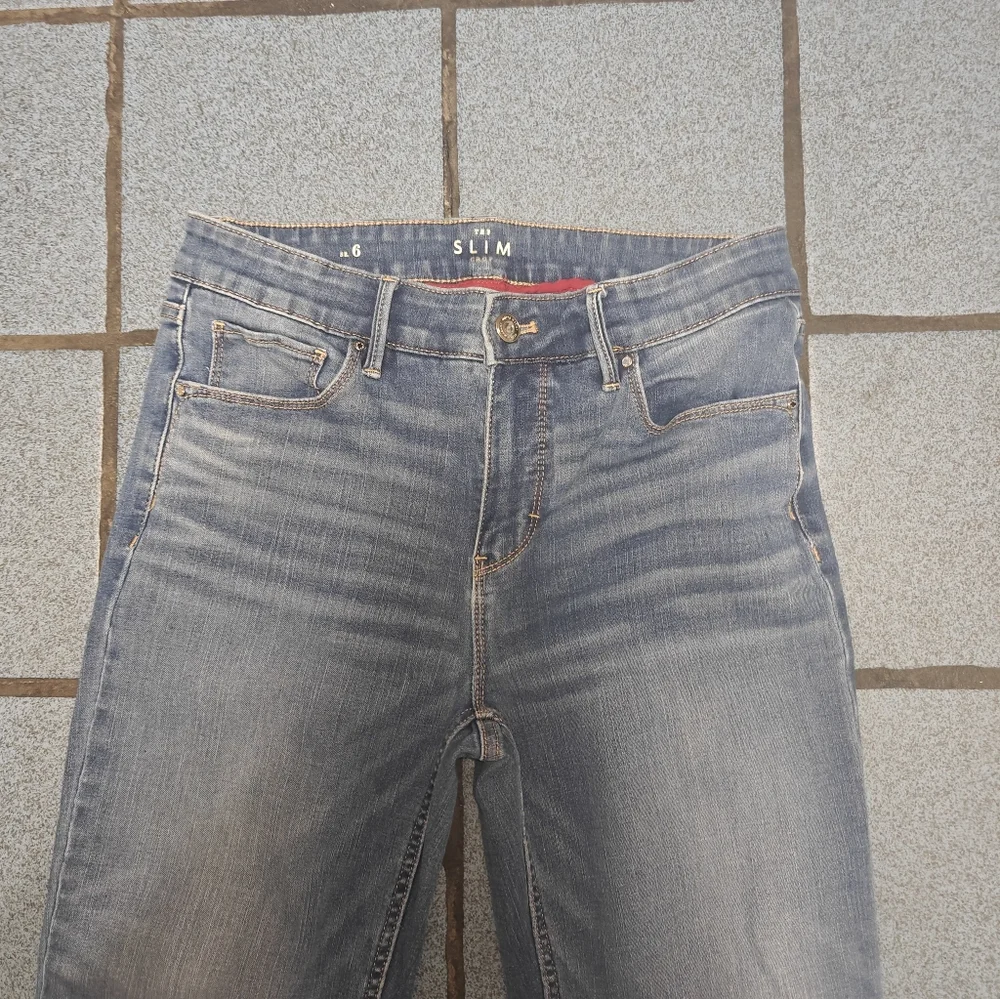 White House Black Market The Slim Crop Women's Ligh Blue Jeans Size 6 - Picture 4 of 14